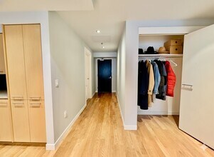 1310 NW Naito Pkwy in Portland, OR - Building Photo - Building Photo