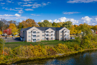 Fobes Island Apartments in Baldwinsville, NY - Foto de edificio - Building Photo