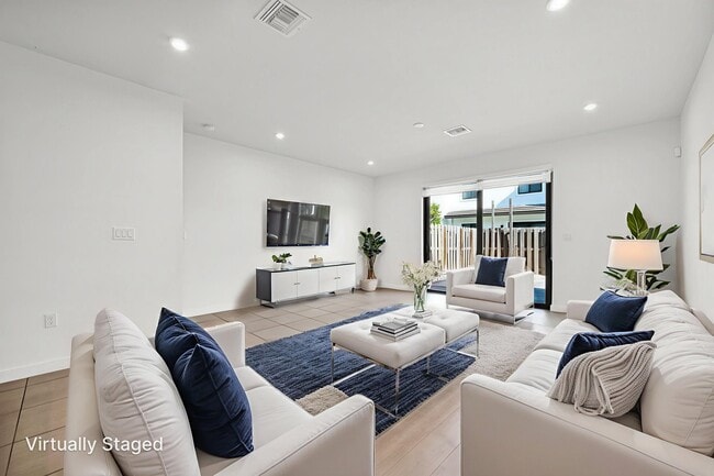 10817 SW 233rd St in Princeton, FL - Building Photo - Building Photo