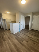 1702 SW McArthur St in Blue Springs, MO - Foto de edificio - Building Photo
