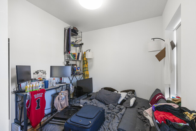 1636 N Western Ave, Unit 2 in Chicago, IL - Building Photo - Building Photo