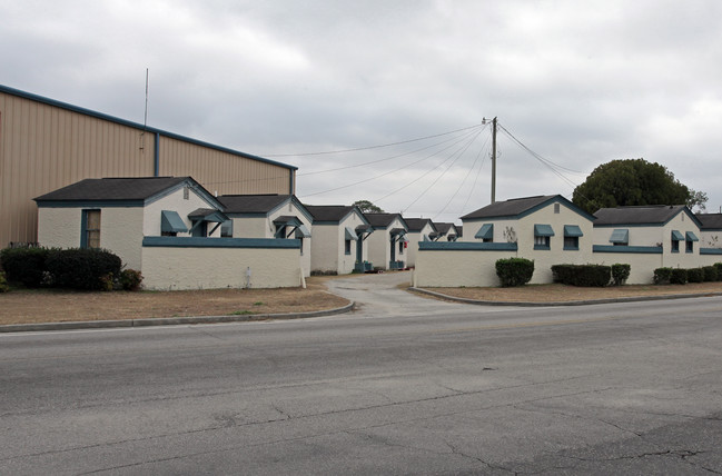 1287 Yeamans Hall Rd in Charleston, SC - Building Photo - Building Photo