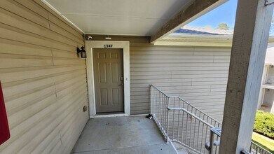 1347 Keys Crossing Dr NE in Atlanta, GA - Foto de edificio - Building Photo