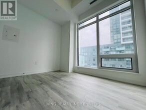 7-907 Golden Lion Heights in Toronto, ON - Building Photo - Building Photo