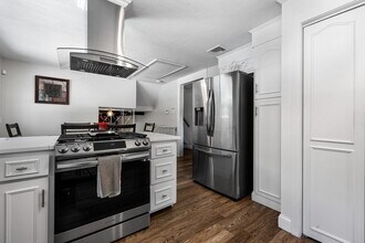 46 Juniper Dr in Saugus, MA - Building Photo - Building Photo