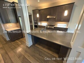 4556 NW 132nd Ave in Portland, OR - Building Photo - Building Photo