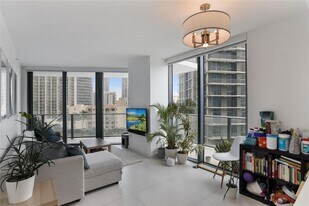 501 NE 31st St in Miami, FL - Building Photo