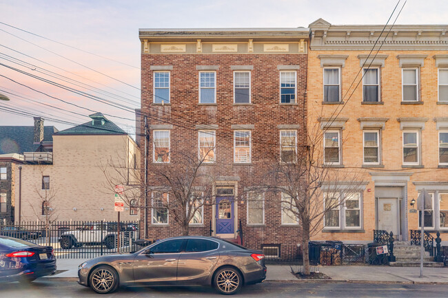 345 7th St in Jersey City, NJ - Building Photo - Building Photo