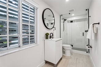 1231 15th Terrace in Miami Beach, FL - Building Photo - Building Photo