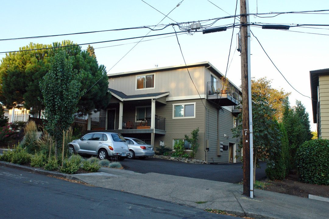 3701 33rd Ave in Portland, OR - Building Photo