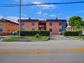 720 W 16th in Hialeah, FL - Building Photo - Building Photo