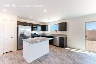 5904 Swift Lariat St in Las Vegas, NV - Building Photo - Building Photo