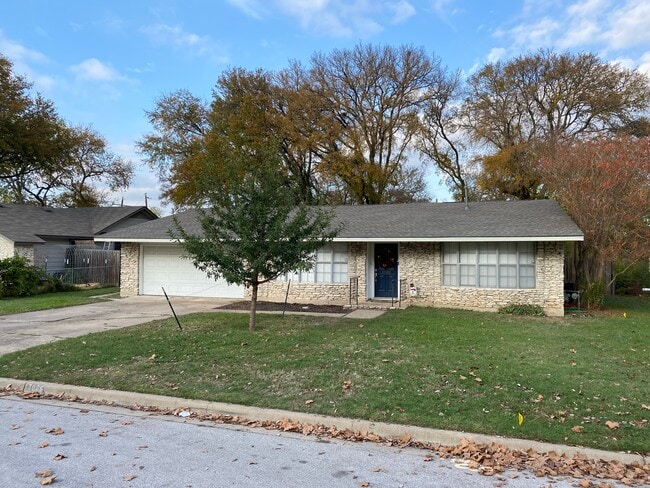 property at 3006 Cedarlawn Cir