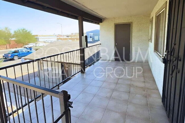 713 W 1st Ave in Mesa, AZ - Foto de edificio - Building Photo