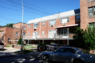 14723-14727 Roosevelt Ave Apartamentos