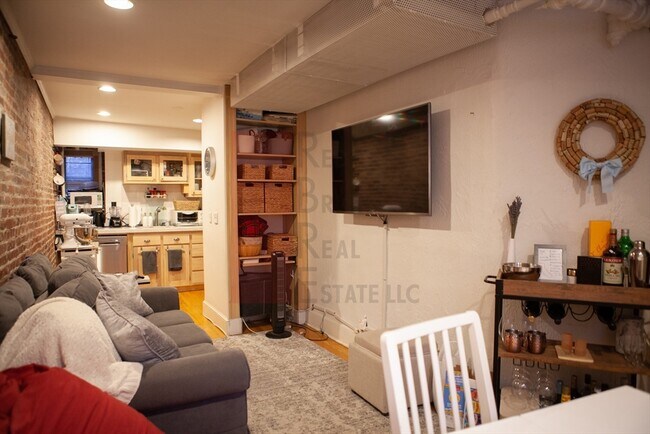 76 Phillips St in Boston, MA - Building Photo - Building Photo
