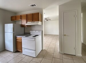 1706 Windward Dr, Unit D in Killeen, TX - Building Photo - Building Photo
