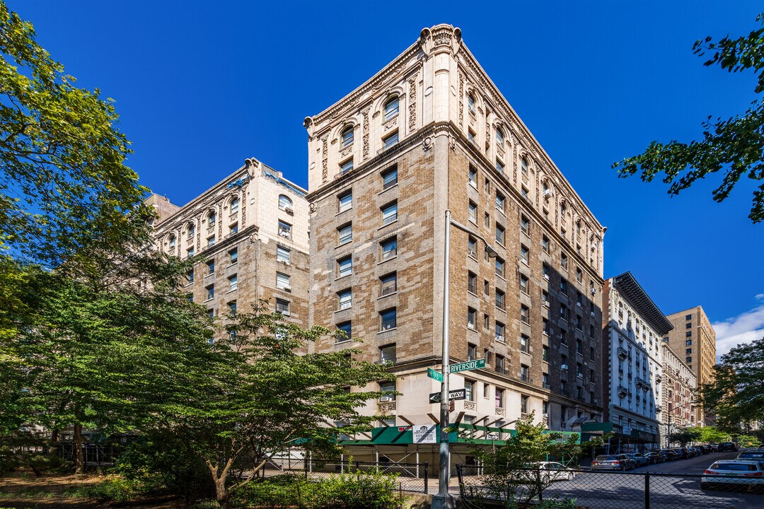 260 Riverside Dr in New York, NY - Building Photo