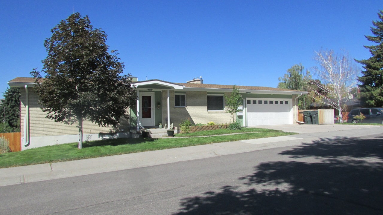 79 Davis Dr, Unit upper in Pocatello, ID - Building Photo