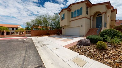 749 Feather Ridge Dr in Henderson, NV - Building Photo - Building Photo