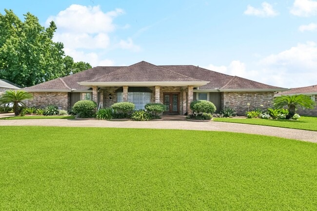 property at 2544 Cedarlawn Dr