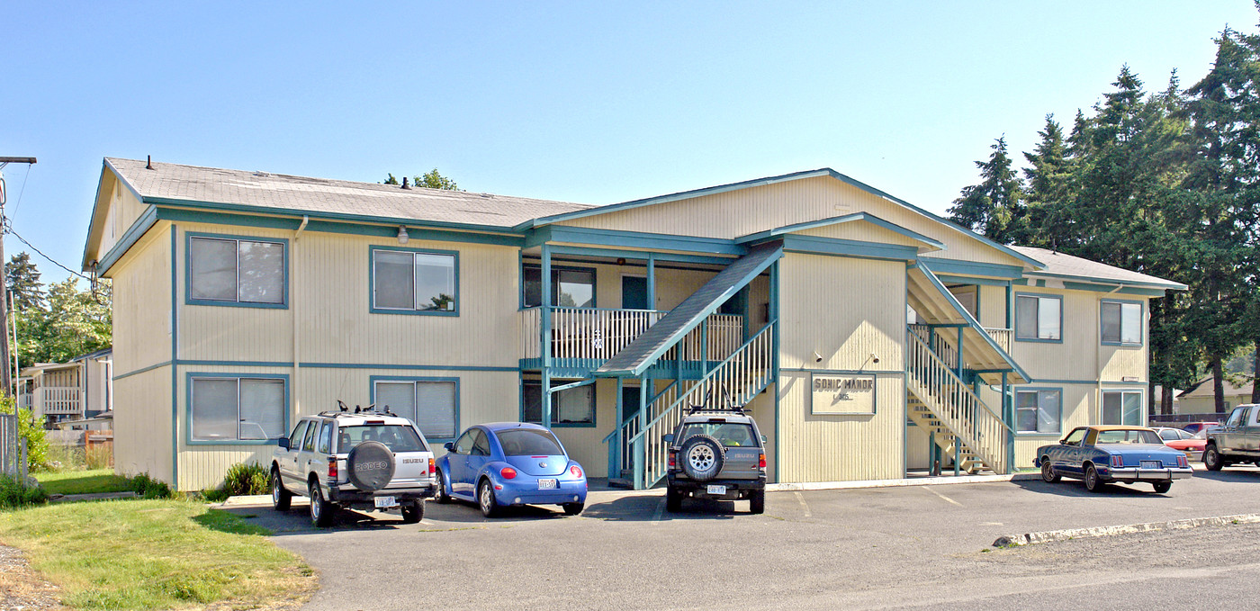 Sonic Manor Apartments in Tacoma, WA - Building Photo