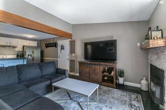 1061 W Beaver Creek Blvd in Avon, CO - Building Photo - Building Photo