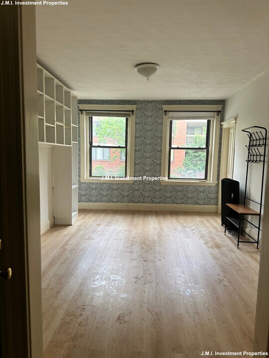 90 Brainerd Rd, Unit 8 in Boston, MA - Building Photo