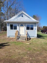 2701 Hampton Hall Rd in Callao, VA - Building Photo