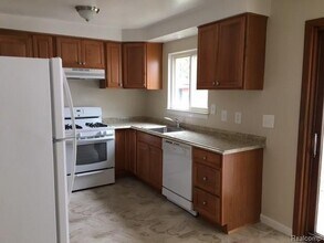 24704 Willowby Ave in Eastpointe, MI - Building Photo - Building Photo