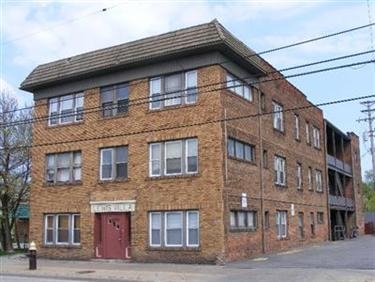 Lewis Villa Apartments in Lakewood, OH - Building Photo