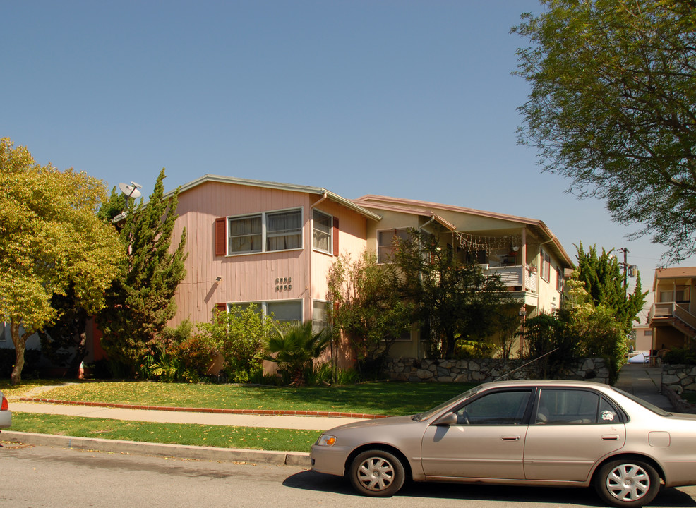 3720 Corinth Ave in Los Angeles, CA - Building Photo