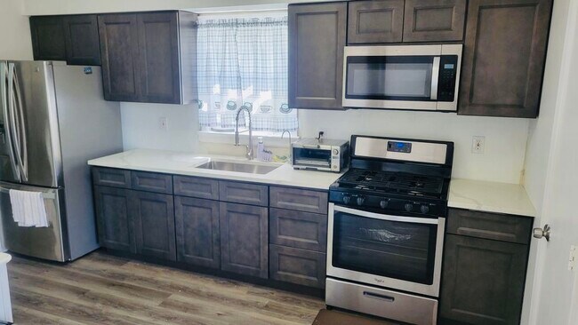 341 Market St, Unit Second Floor