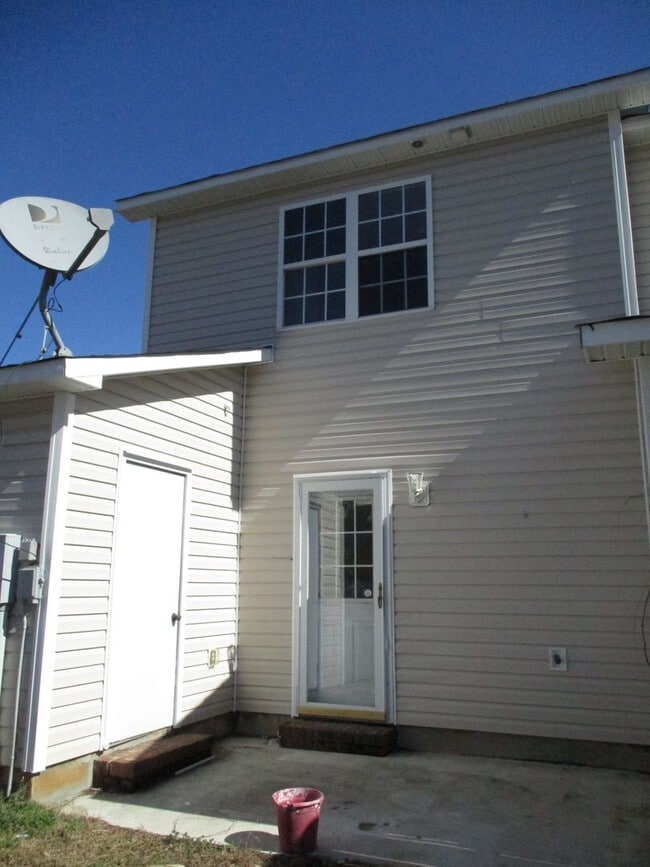 411 Timberlake Trail in Jacksonville, NC - Building Photo - Building Photo