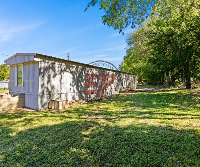 3 Sleepy Hollow in Valley Mills, TX - Building Photo - Building Photo