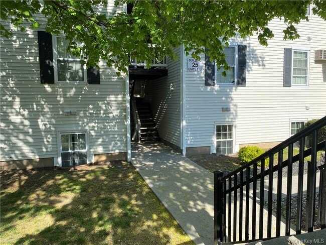 25 Lexington Hills Rd in Harriman, NY - Building Photo - Building Photo