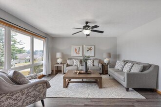 923 Beaver Lake Blvd in Plattsmouth, NE - Building Photo - Building Photo