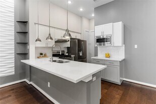 4705 Thornton Grove in Houston, TX - Building Photo