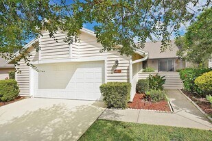 840 Ridge Lake Dr in Melbourne, FL - Building Photo