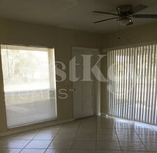 900 W Bloxham St in Lantana, FL - Building Photo - Building Photo