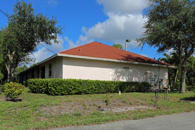 4163 Herbertz Rd in Lake Worth, FL - Building Photo - Building Photo