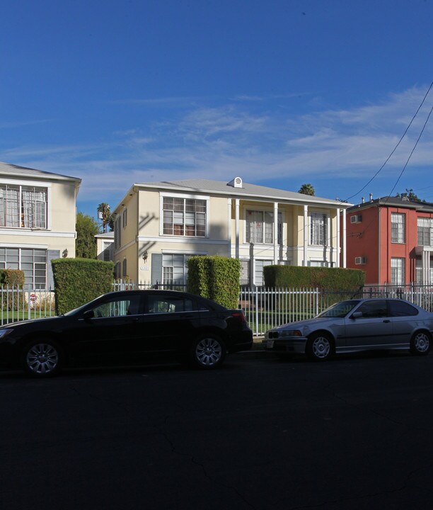 5303 Russell Ave in Los Angeles, CA - Foto de edificio