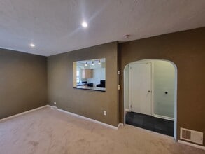 2329 Berg St in Pittsburgh, PA - Building Photo - Building Photo