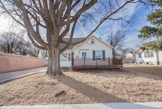 2303 Main St in Cedar Falls, IA - Building Photo - Building Photo