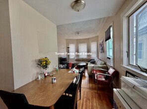 185 Powder House Blvd, Unit 2 in Somerville, MA - Building Photo - Building Photo
