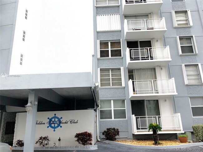 430 Golden Isles Dr-Unit -407 in Hallandale Beach, FL - Building Photo - Building Photo