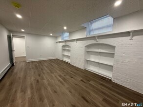 156 Garfield Ave in New London, CT - Building Photo - Building Photo