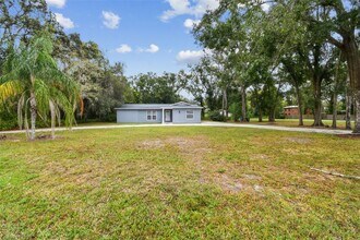 6005 Lakeside Dr in Lutz, FL - Building Photo - Building Photo