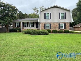 13003 Camelot Dr SE in Huntsville, AL - Building Photo