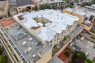 5810 Mission St in San Francisco, CA - Foto de edificio - Building Photo